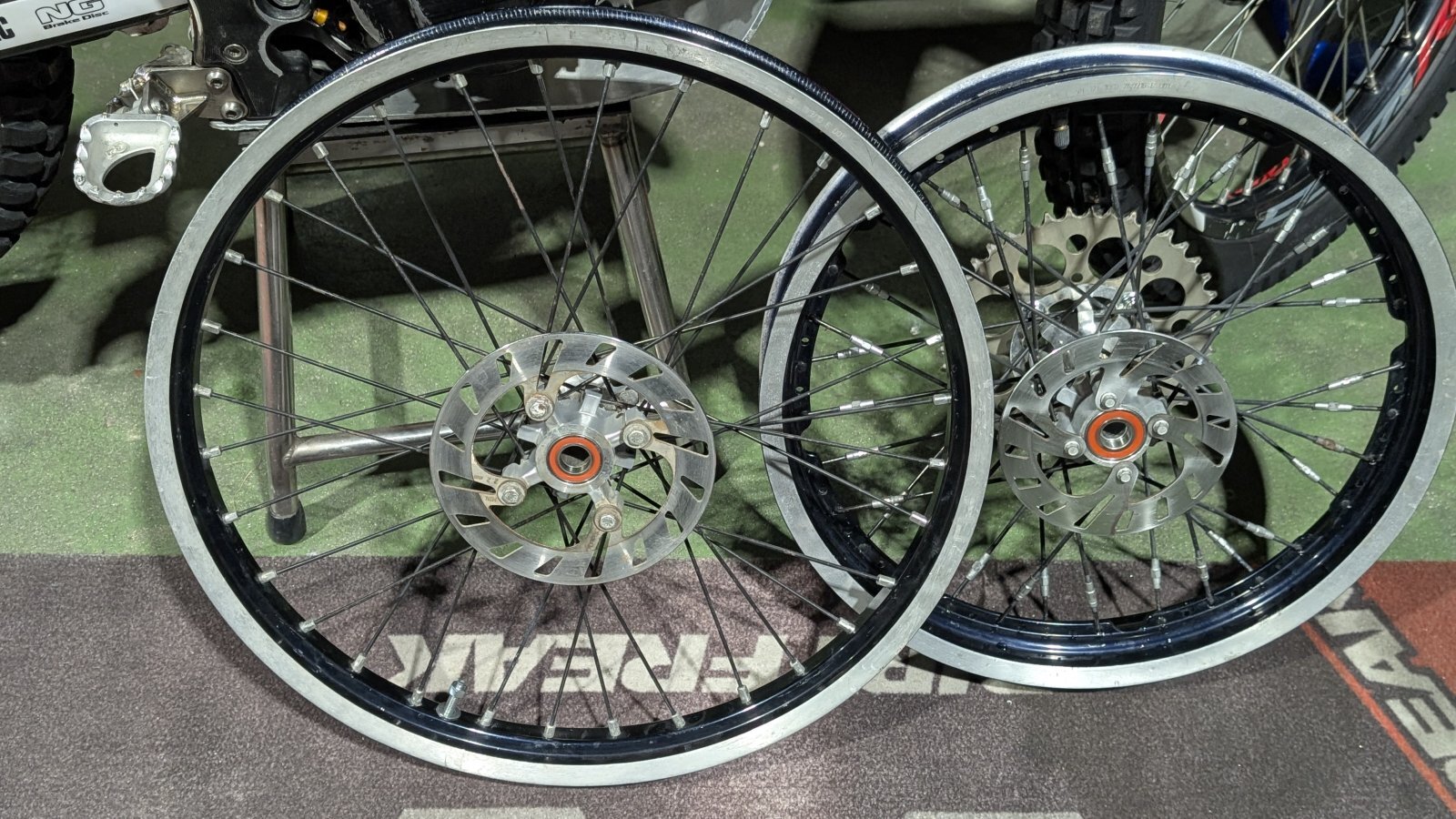 2011　BETA Evo 　中古ホイールASSY