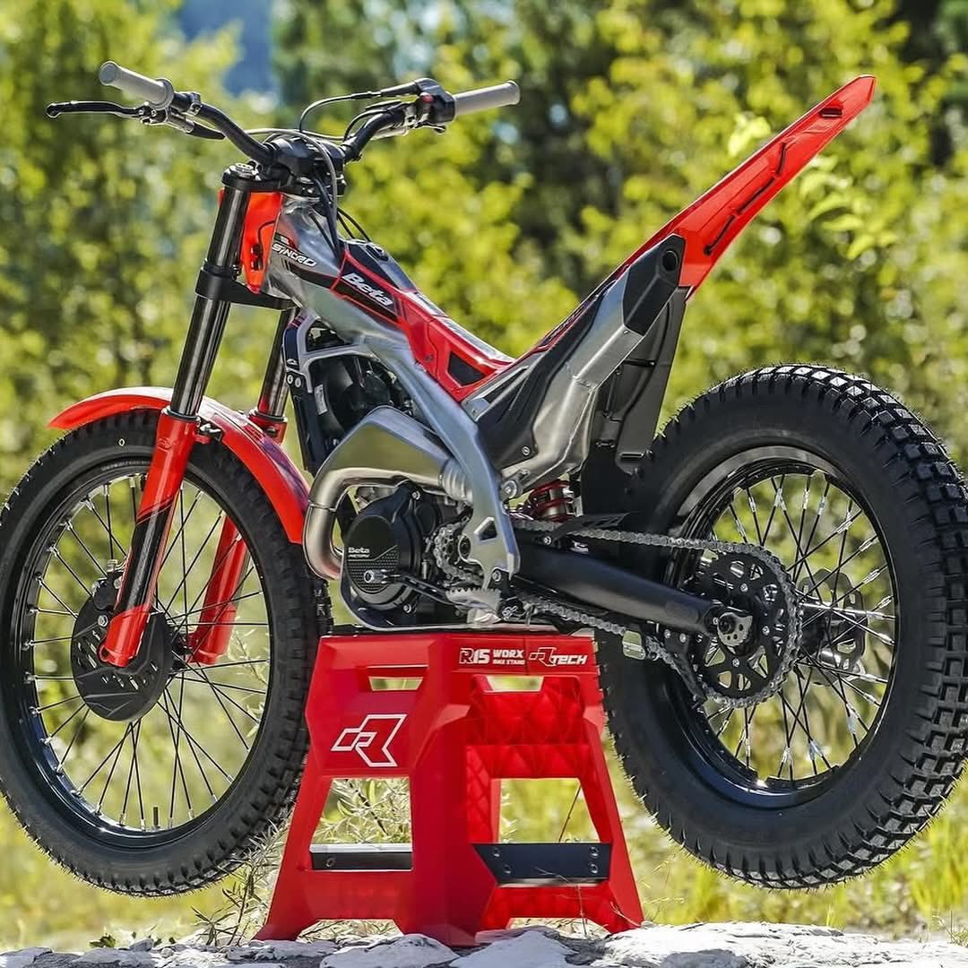 Bｅｔａ ベータ Ｂ３ トライアルバイク エンジン クランキングOK 【2310241】 2025 Beta EVO Factoryシリーズ発売 | トライアル自然山通信